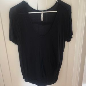 Francesca’s || Black V neck tee